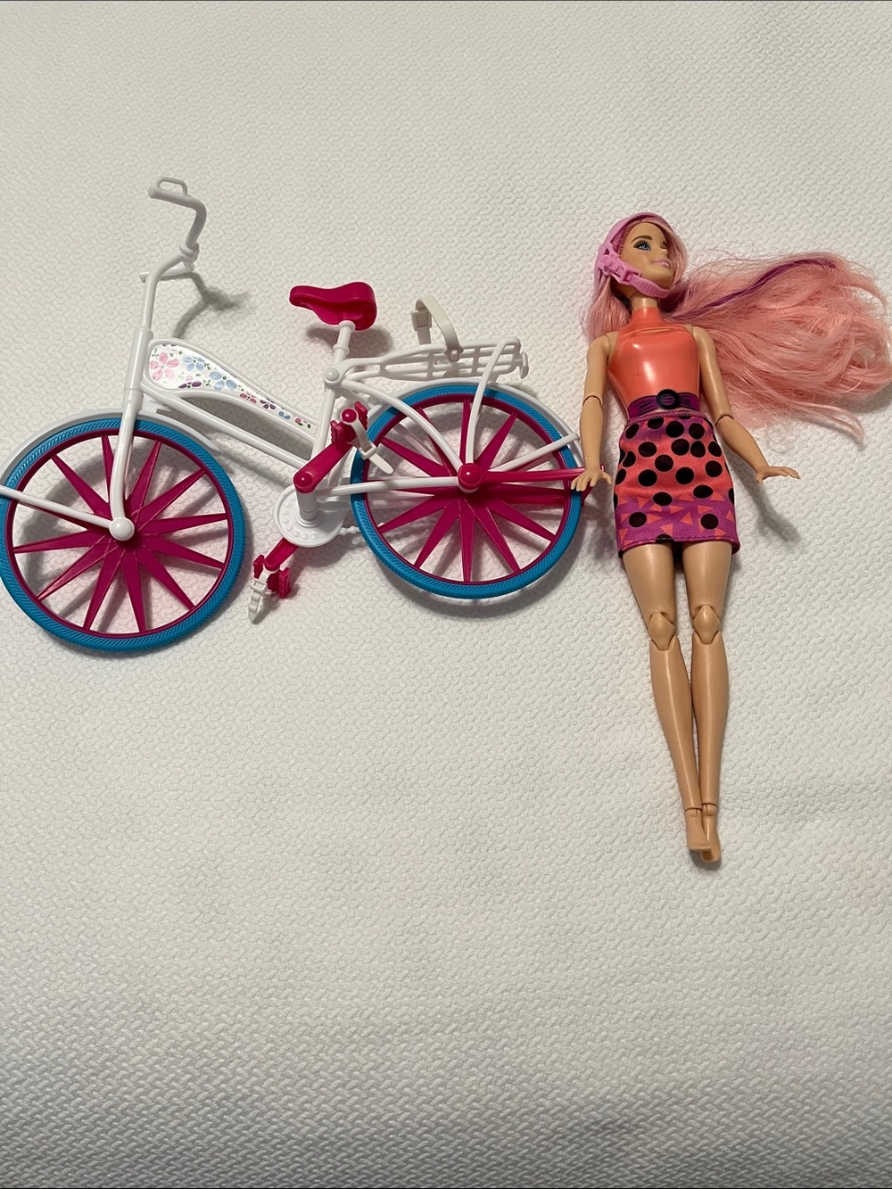 Barbie Pink & White Doll with Blue-Trim toy Barbie Bicycle